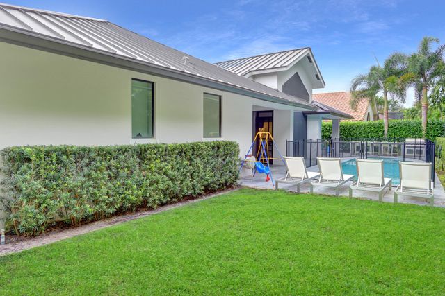 5789 Hamilton Way, Boca Raton, FL 33496