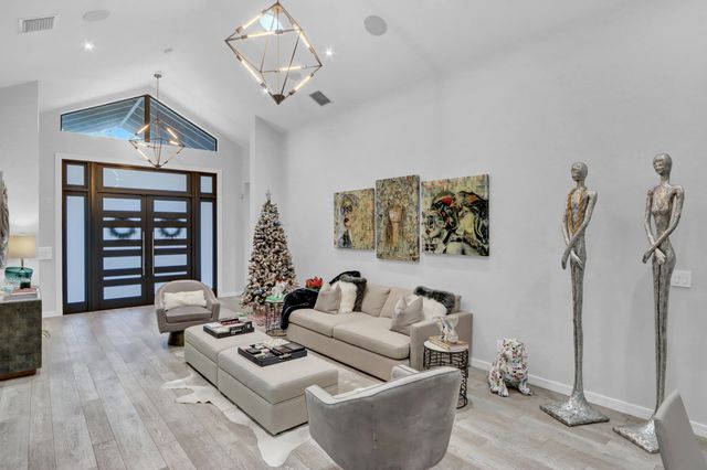 5789 Hamilton Way, Boca Raton, FL 33496