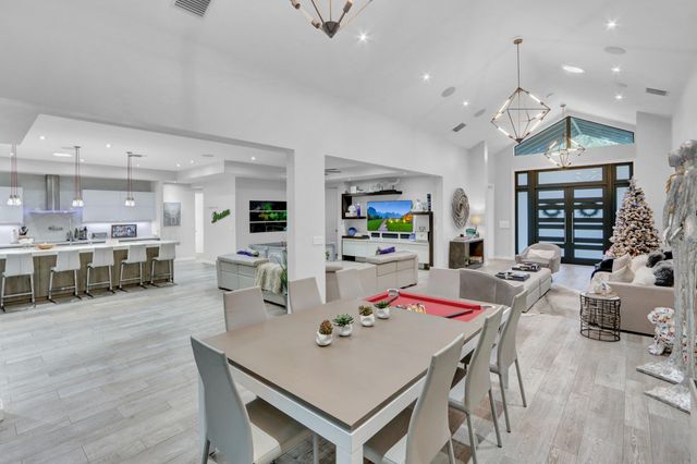 5789 Hamilton Way, Boca Raton, FL 33496