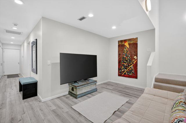 217 49th Street, Des Moines, IA 50312