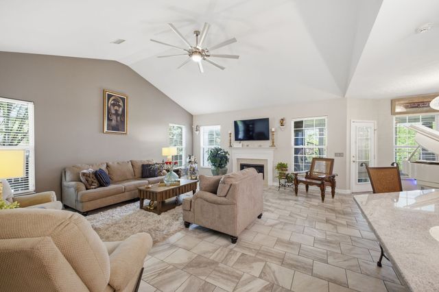 1013 Wyntergrace Farm Rd, Old Hickory, TN 37138