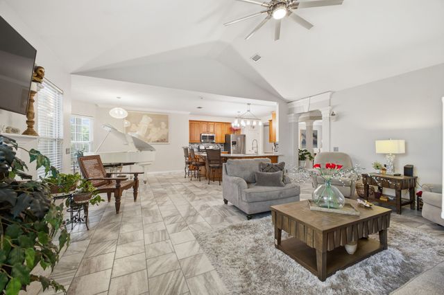 1013 Wyntergrace Farm Rd, Old Hickory, TN 37138