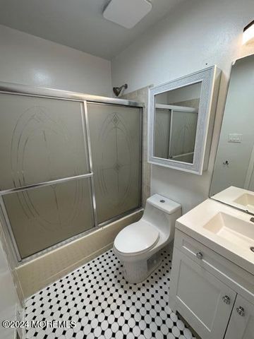 127 Bedford Place, Morganville, NJ 07751