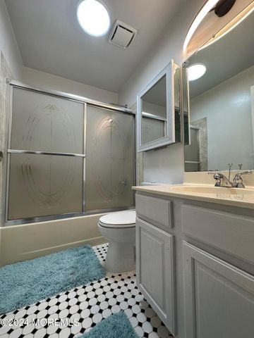 127 Bedford Place, Morganville, NJ 07751
