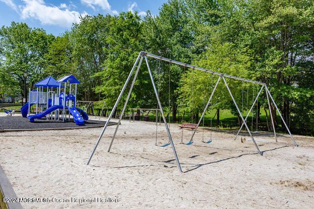 127 Bedford Place, Morganville, NJ 07751