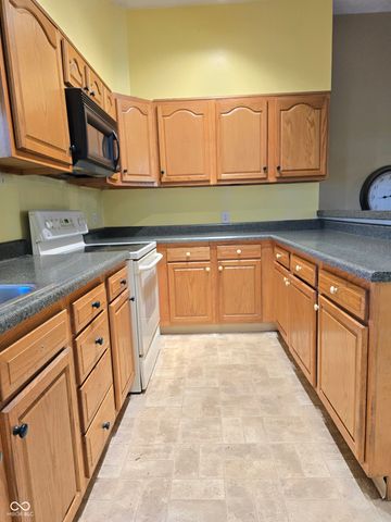 2092 N 250 E, Rushville, IN 46173