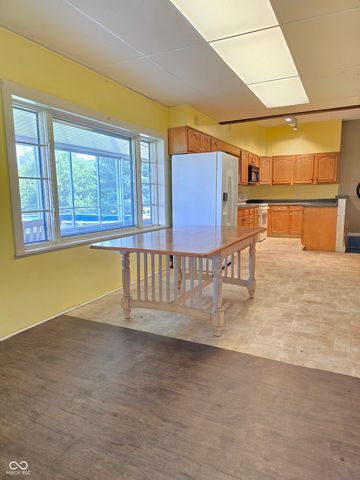 2092 N 250 E, Rushville, IN 46173