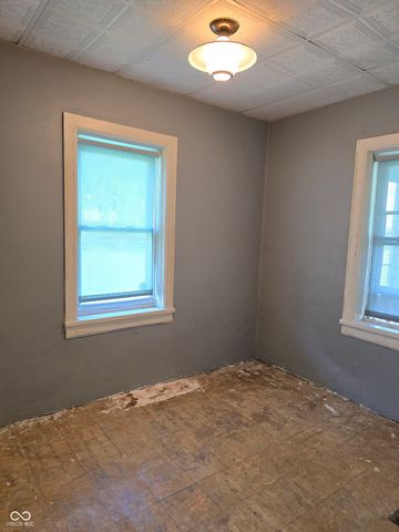 2092 N 250 E, Rushville, IN 46173