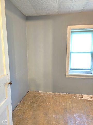 2092 N 250 E, Rushville, IN 46173