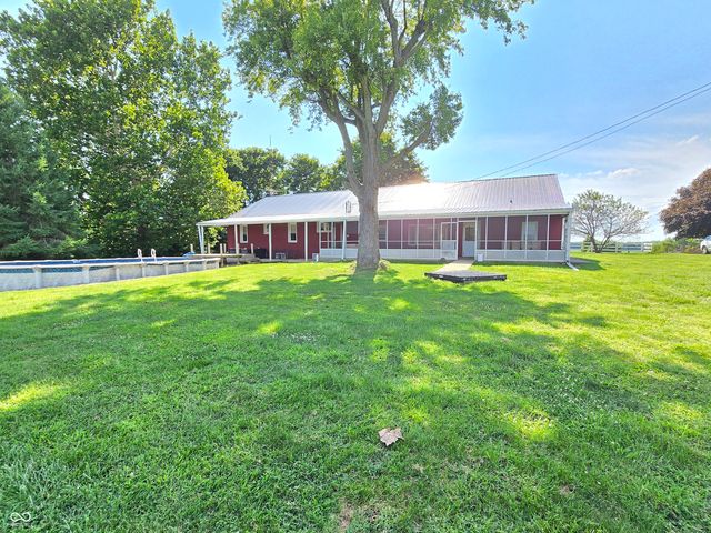 2092 N 250 E, Rushville, IN 46173