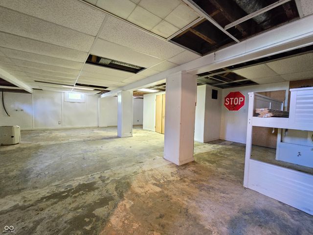 2092 N 250 E, Rushville, IN 46173