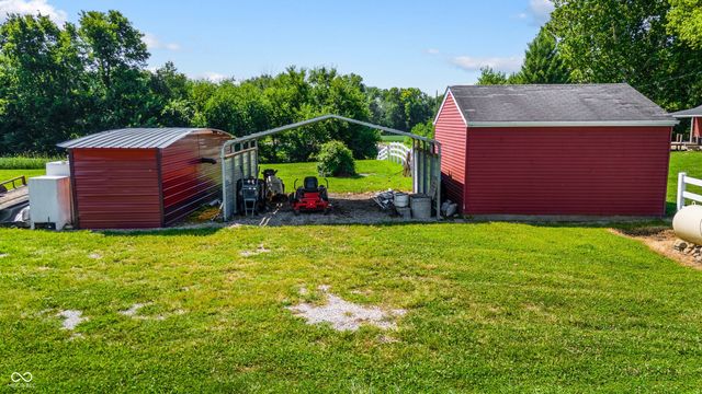 2092 N 250 E, Rushville, IN 46173