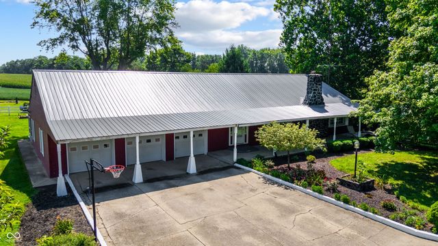 2092 N 250 E, Rushville, IN 46173