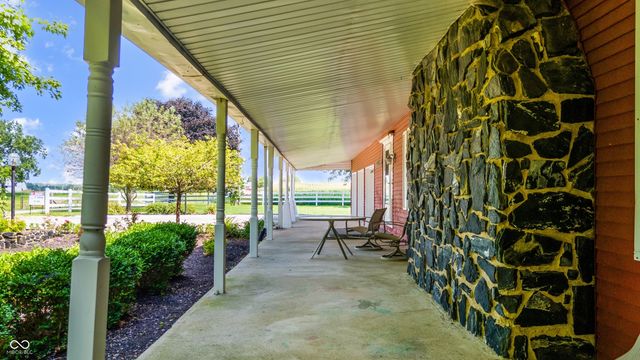 2092 N 250 E, Rushville, IN 46173