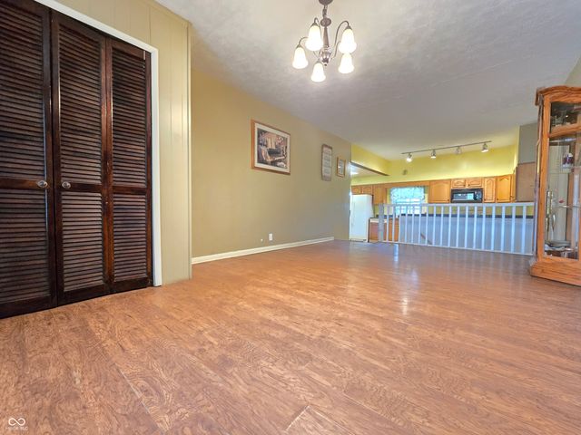 2092 N 250 E, Rushville, IN 46173