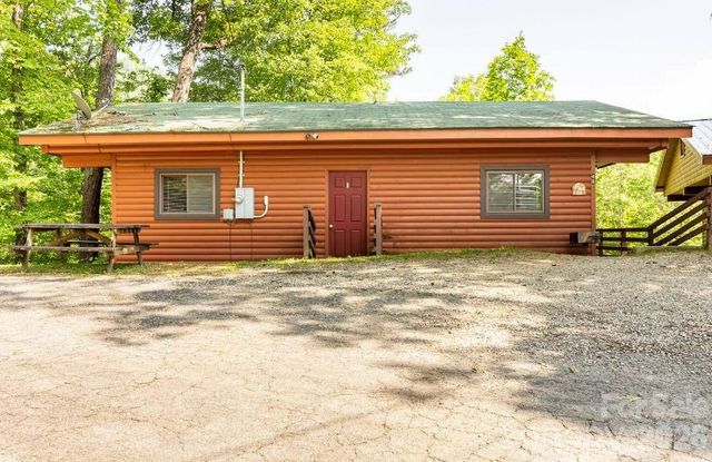 295 Blue Ridge Parkway, Bryson City, NC 28713