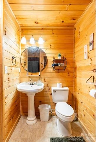 295 Blue Ridge Parkway, Bryson City, NC 28713