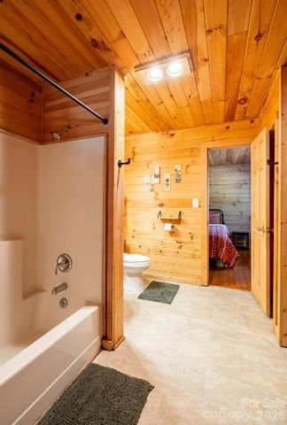 295 Blue Ridge Parkway, Bryson City, NC 28713