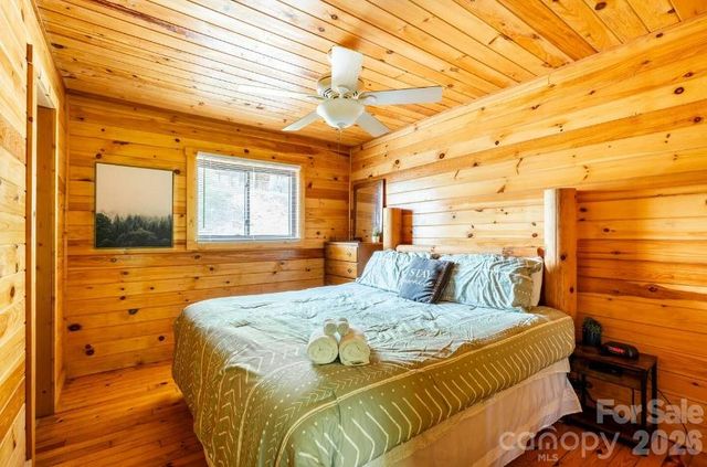 295 Blue Ridge Parkway, Bryson City, NC 28713
