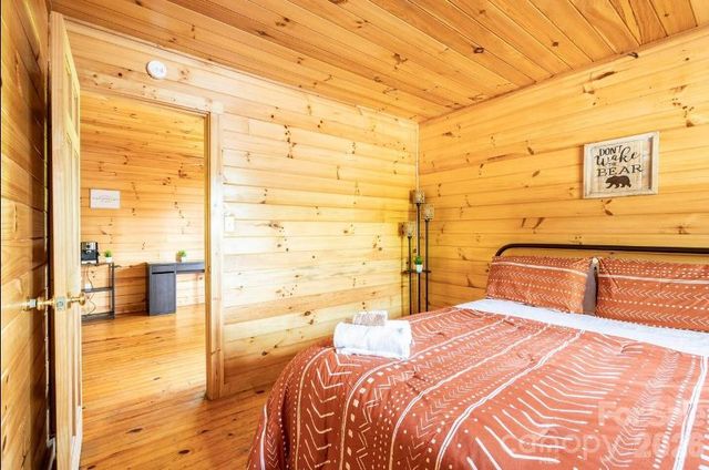 295 Blue Ridge Parkway, Bryson City, NC 28713