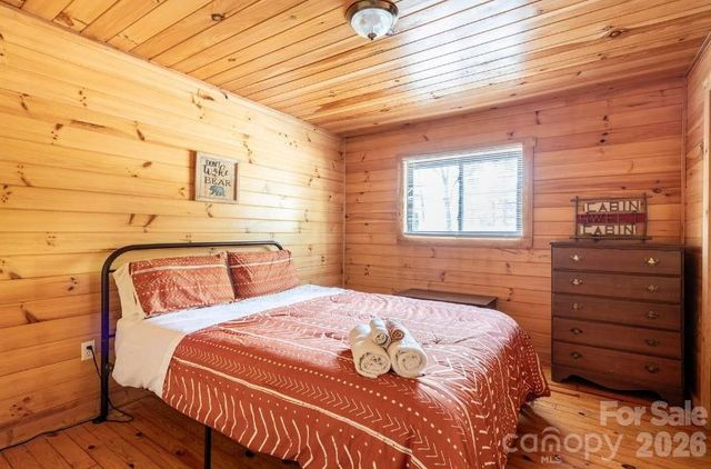 295 Blue Ridge Parkway, Bryson City, NC 28713