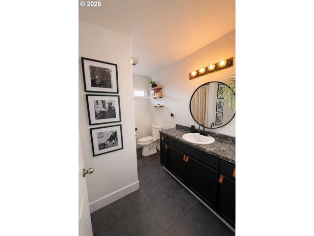 2136 GREENWOOD Ave, Reedsport, OR 97467