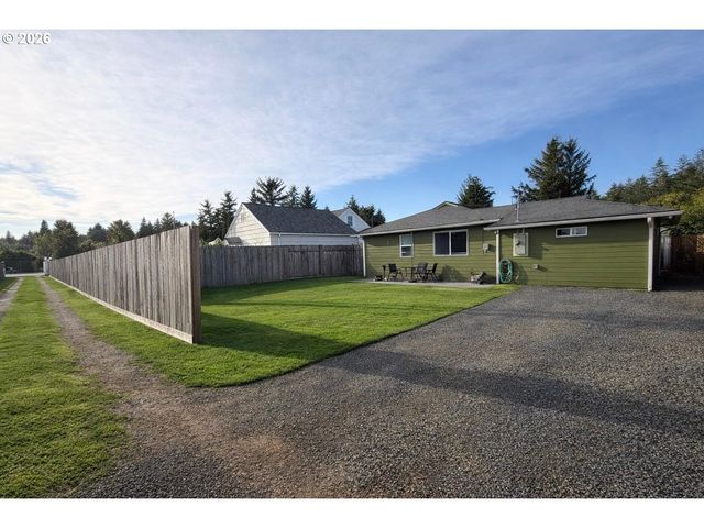 2136 GREENWOOD Ave, Reedsport, OR 97467