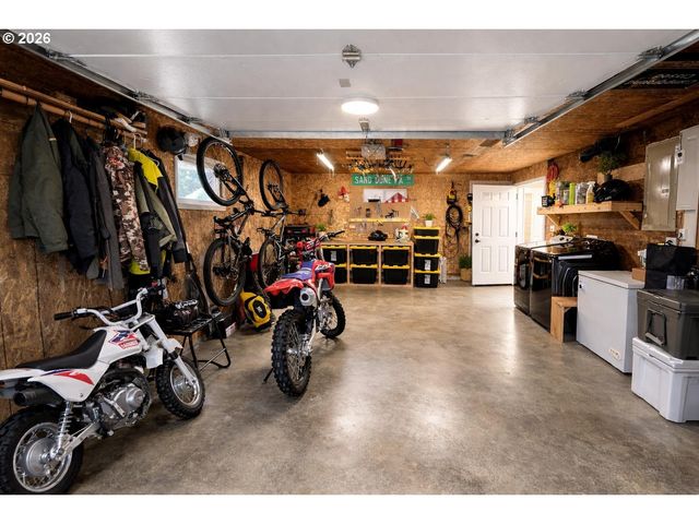 2136 GREENWOOD Ave, Reedsport, OR 97467