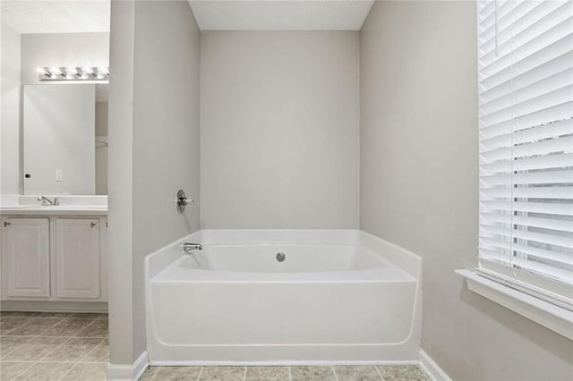 4898 Wexford Trail, Atlanta, GA 30349