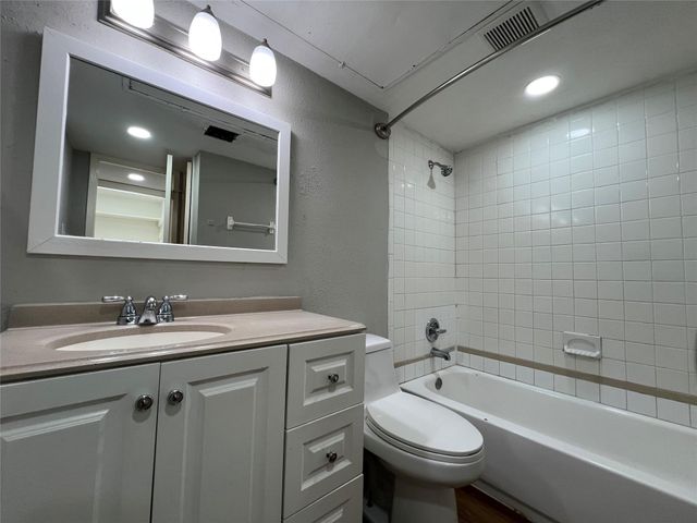 10601 South Drive 73, Houston, TX 77099