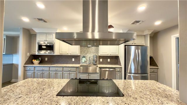638 Moray Pl, Corpus Christi, TX 78411