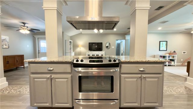 638 Moray Pl, Corpus Christi, TX 78411