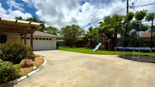 638 Moray Pl, Corpus Christi, TX 78411