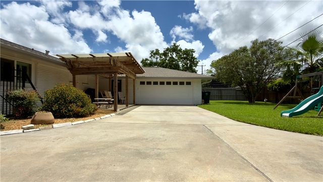 638 Moray Pl, Corpus Christi, TX 78411
