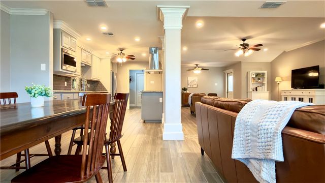 638 Moray Pl, Corpus Christi, TX 78411
