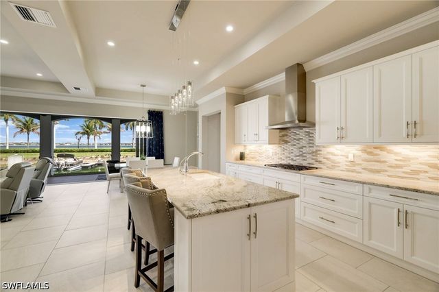 11022 Via Tuscany LN 101, Miromar Lakes, FL 33913