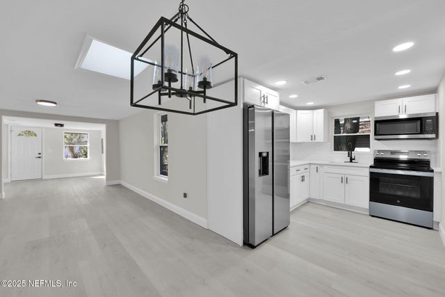 5807 CASTELLANO Avenue, Jacksonville, FL 32208