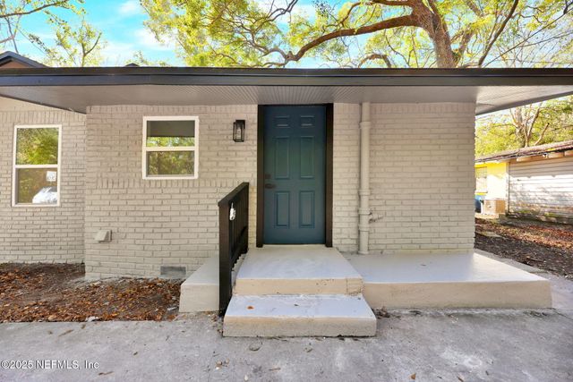 5807 CASTELLANO Avenue, Jacksonville, FL 32208