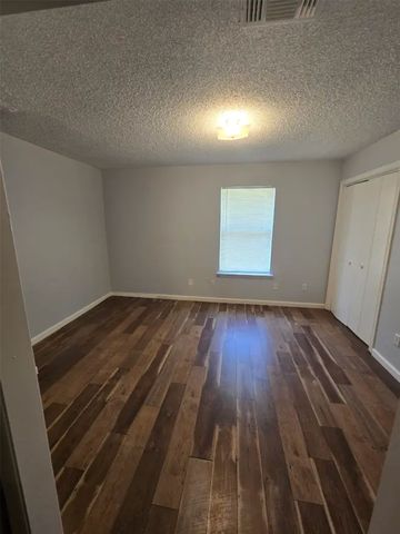 1613 S Bent Tree Trail, Grand Prairie, TX 75052