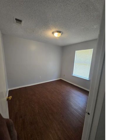 1613 S Bent Tree Trail, Grand Prairie, TX 75052