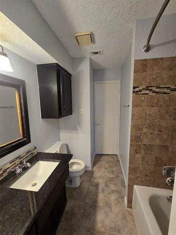 1613 S Bent Tree Trail, Grand Prairie, TX 75052