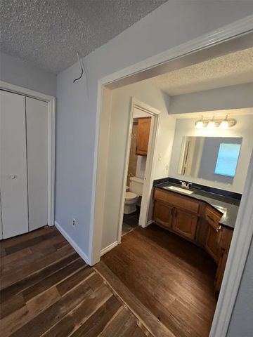 1613 S Bent Tree Trail, Grand Prairie, TX 75052