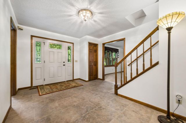 6306 Crackleberry Trail, Woodbury, MN 55129