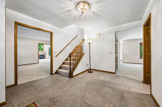 6306 Crackleberry Trail, Woodbury, MN 55129