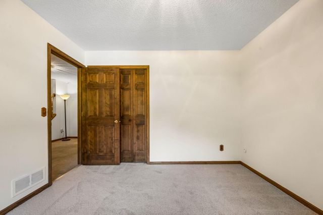 6306 Crackleberry Trail, Woodbury, MN 55129