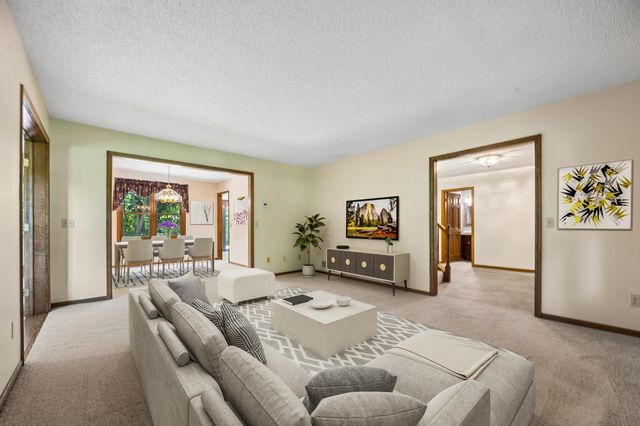 6306 Crackleberry Trail, Woodbury, MN 55129
