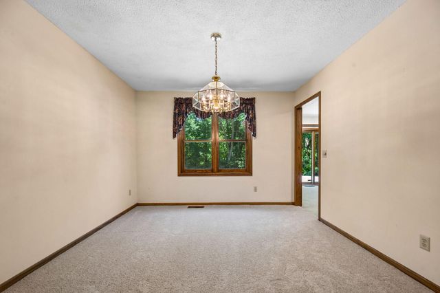 6306 Crackleberry Trail, Woodbury, MN 55129