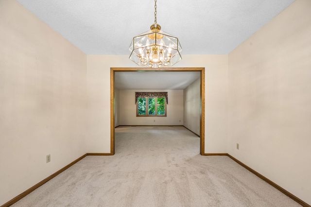 6306 Crackleberry Trail, Woodbury, MN 55129
