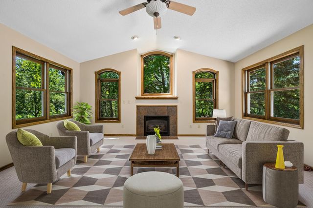 6306 Crackleberry Trail, Woodbury, MN 55129