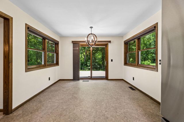 6306 Crackleberry Trail, Woodbury, MN 55129